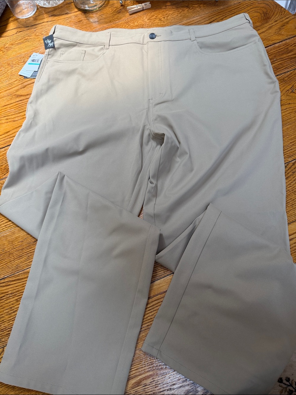 Callaway men’s Sonora style golf pants.  New with Tags. Size 46 x 34.